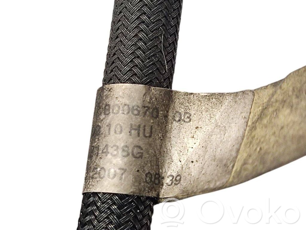 Caurule (-es) / šļūtene (-es)