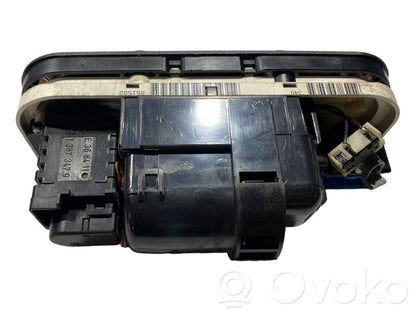 Gaisa kondicioniera / klimata kontroles / salona apsildes vadības bloks (salonā)