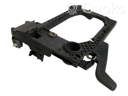 Holder/bracket for external opening handle at the front