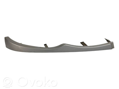 Priekšējā luktura dekoratīvā apdare