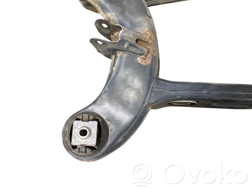 Pusrāmis aizmugurējais / priekšējais