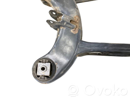 Pusrāmis aizmugurējais / priekšējais