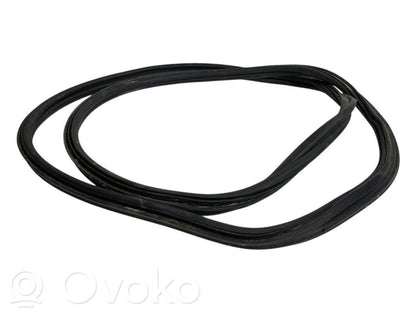 Резиновая накладка (на дверь багажника)