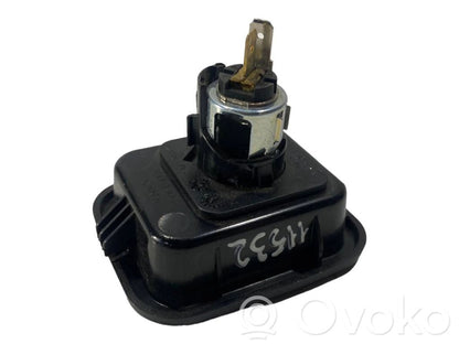 Розетка 12 В (сзади)