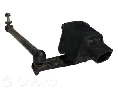 Augstuma sensors (priekšējo lukturu)