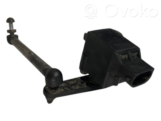 Augstuma sensors (priekšējo lukturu)