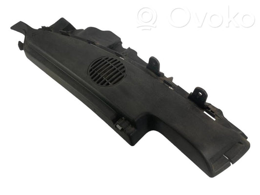 Skaļrunis (-i) aizmugurējā palodzē