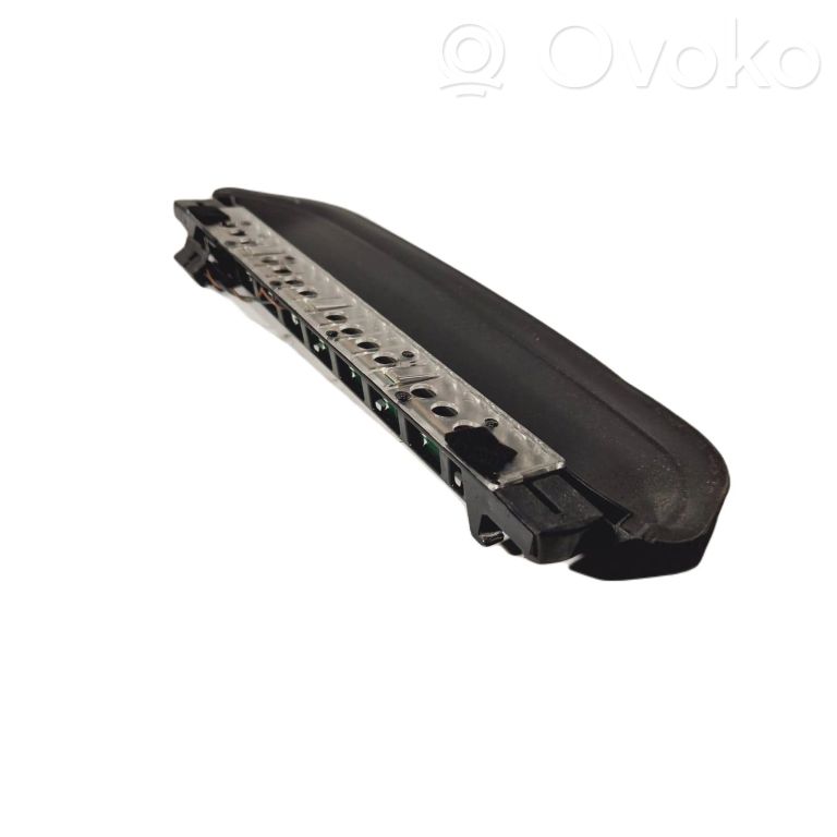 Papildu bremžu signāla lukturis