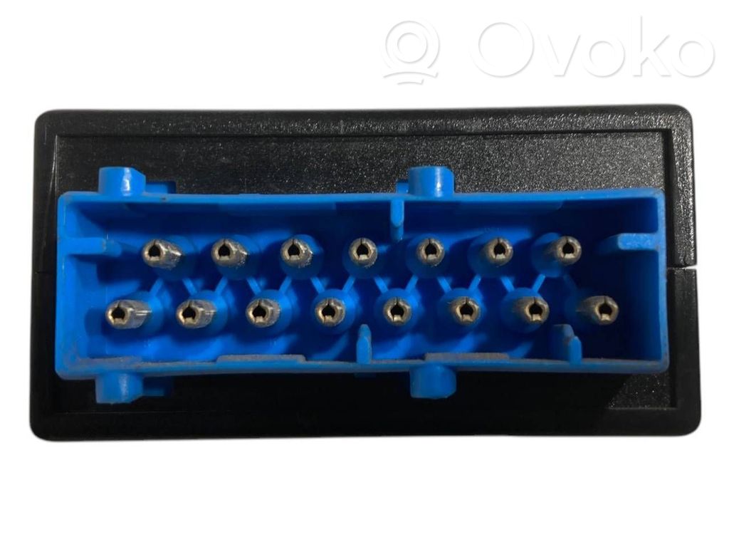 Logu tīrītāju relejs