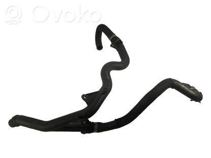 Caurulīte (-es) / šļūtene (-es)