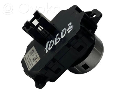 Automašīnas aizdedzes un startera slēdzis