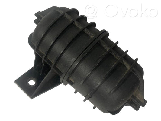 Vacuum air tank