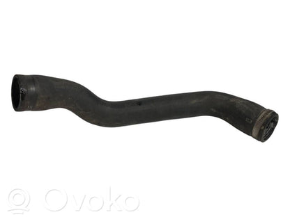 Caurulīte (-es) / šļūtene (-es)