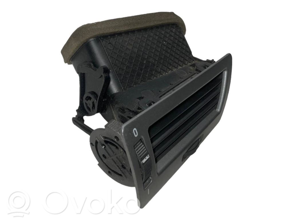 Боковая решетка воздухозаборника