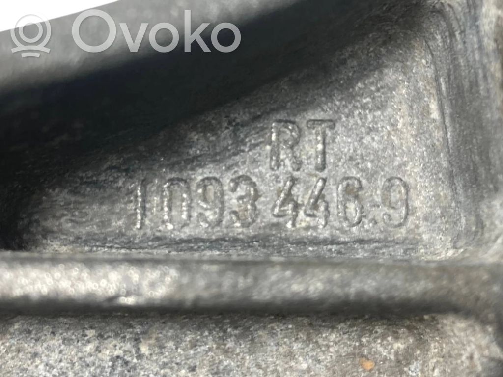 Transmission mounting bracket