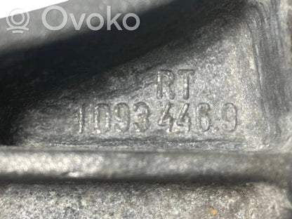 Transmission mounting bracket