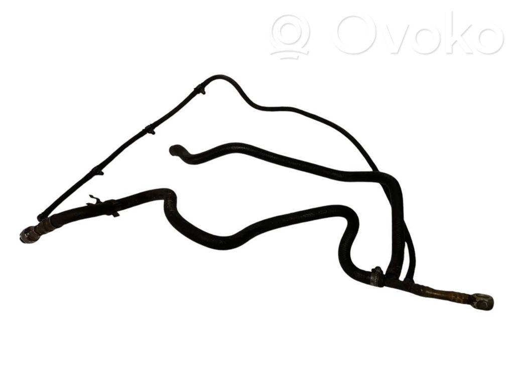 Caurule (-es) / šļūtene (-es)