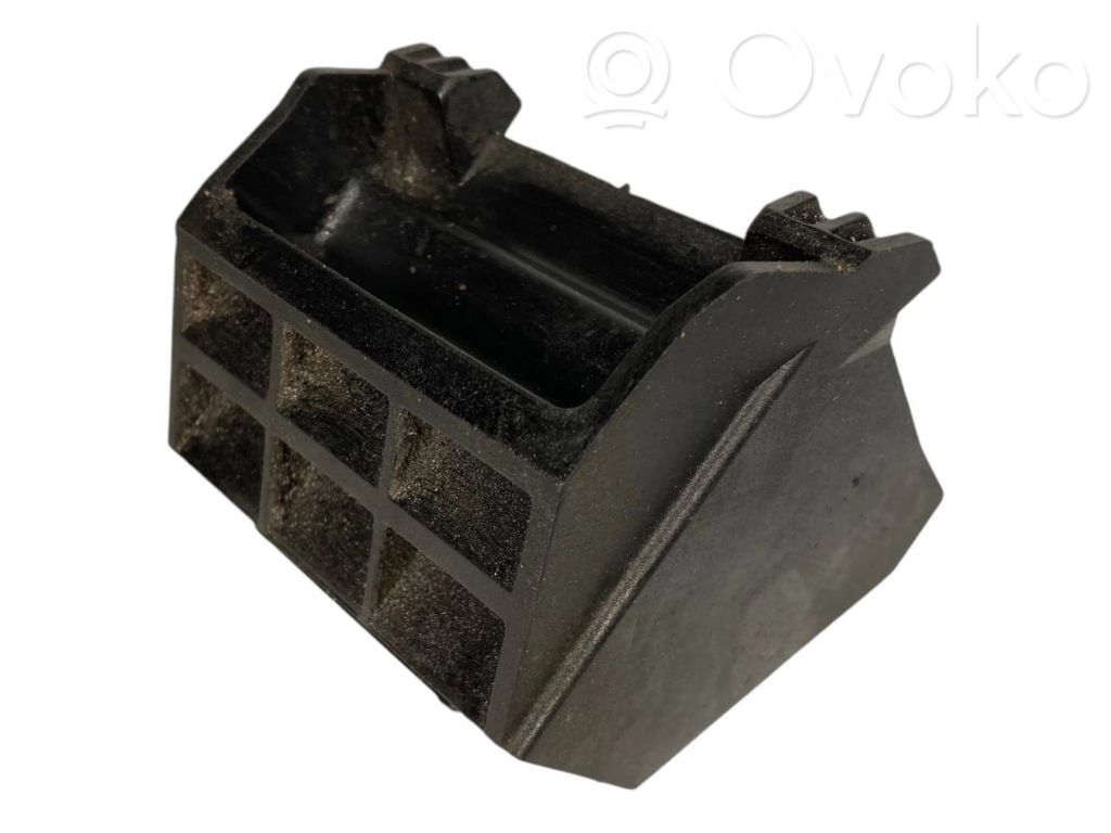 Radiatora (-u) turētājs / kronšteins