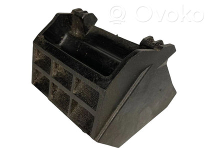 Radiatora (-u) turētājs / kronšteins