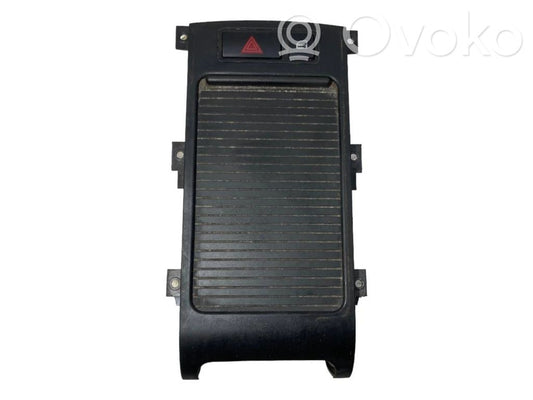 Glāžu turētājs (priekšā)