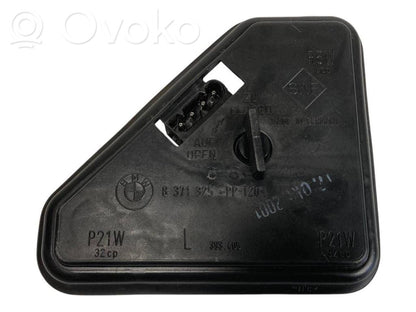 Aizmugures spuldzes vāka turētājs