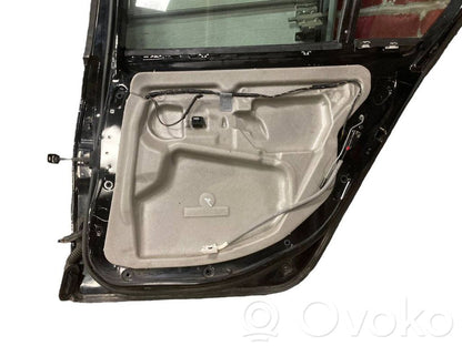 Задняя дверь