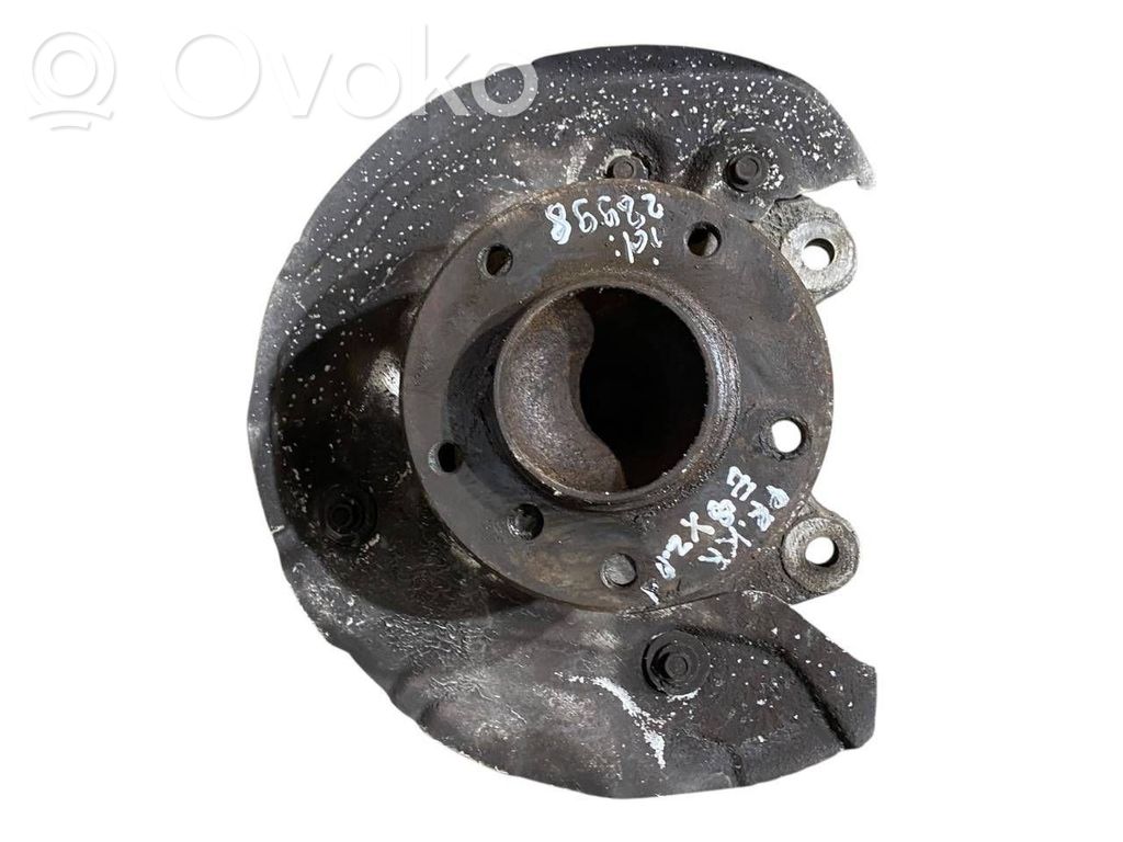 Priekšējā riteņa rumbas vārpstas šarnīrs (stupica, capfa)