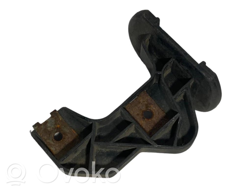 Priekšpusē bampera turētājs