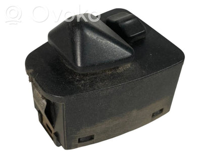 Sānu spoguļu slēdzis