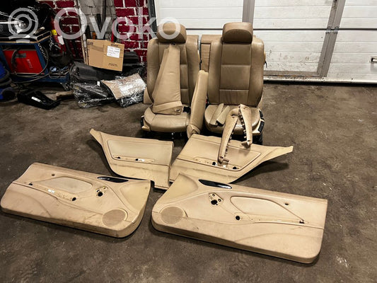 Sēdekļu un durvju dekoratīvās apdares komplekts