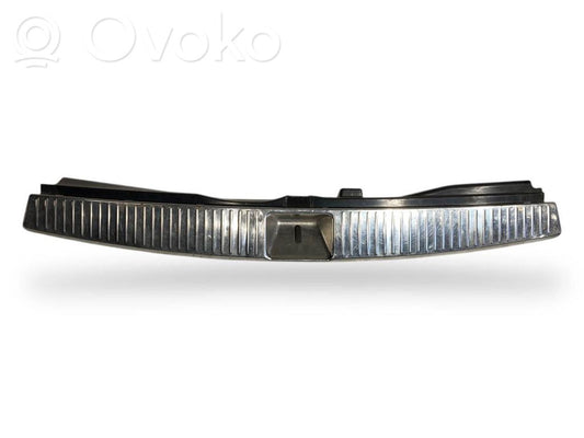 Trunk sill trim