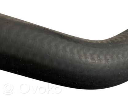 Caurulīte (-es) / šļūtene (-es)