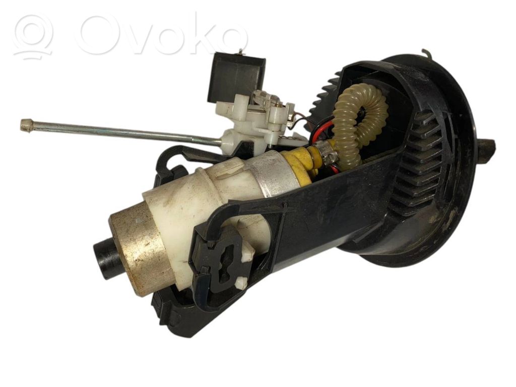 Fuel pump (in the fuel tank)