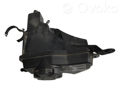 Dzesēšanas šķidruma izplešanās tvertne