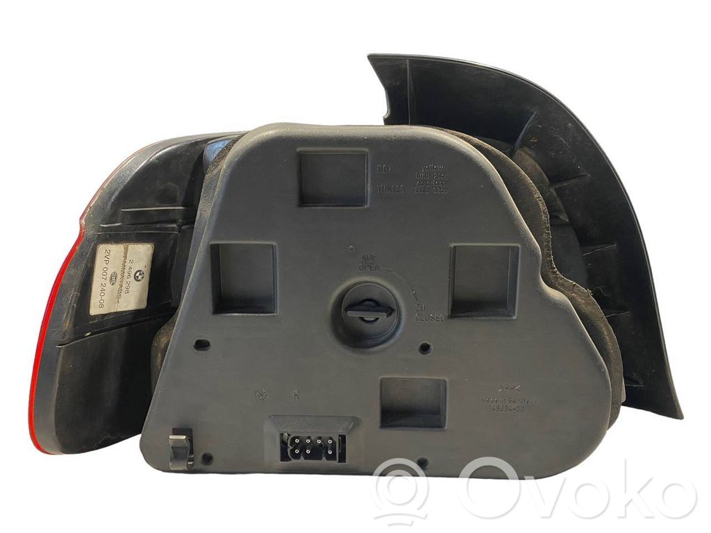 Aizmugurējais lukturis virsbūvē