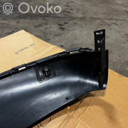 Priekšpusē dekoratīva bampera uzlikas