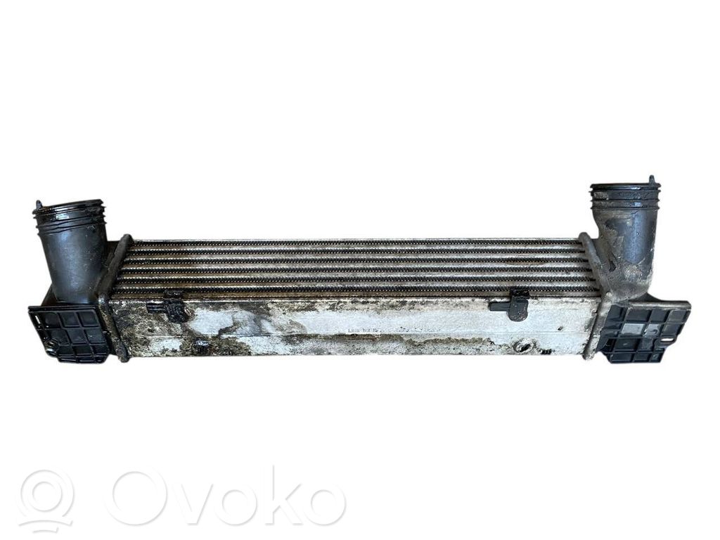 Starpdzesētāja radiators