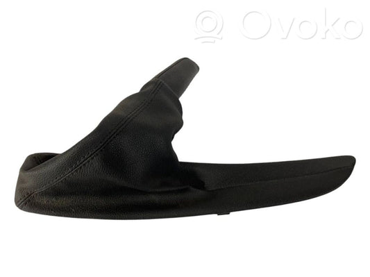 Rokas bremzes dekoratīvā apdare