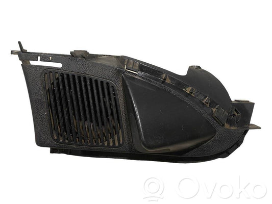 Skaļrunis (-i) aizmugurējā palodzē