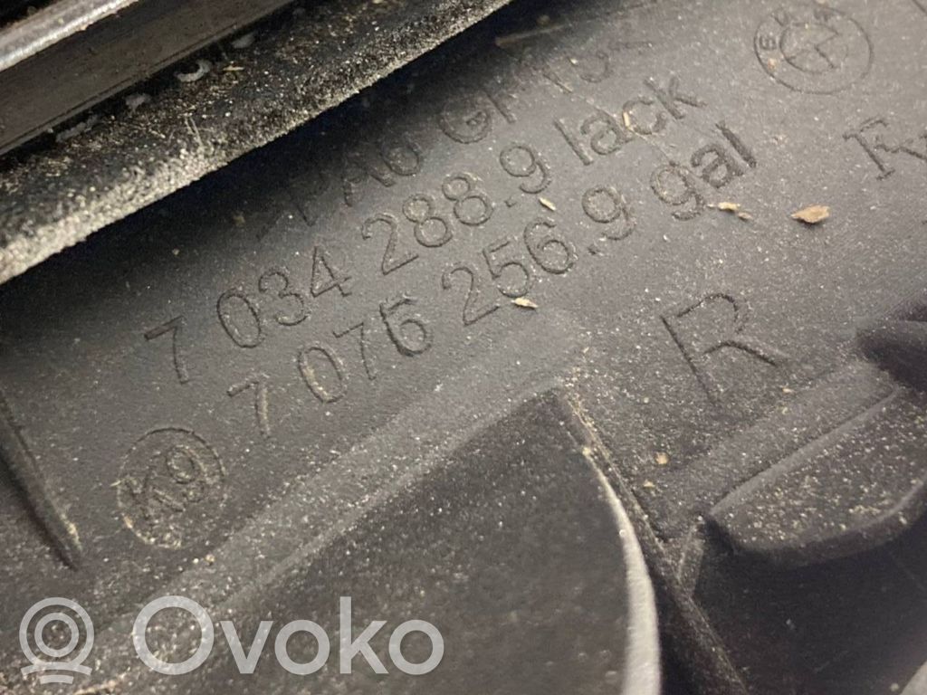 Apšuvums aizmugurējām durvīm