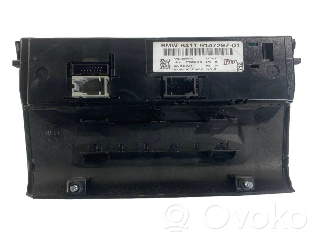 Air conditioning / climate control / interior heating control unit (in the passenger compartment)