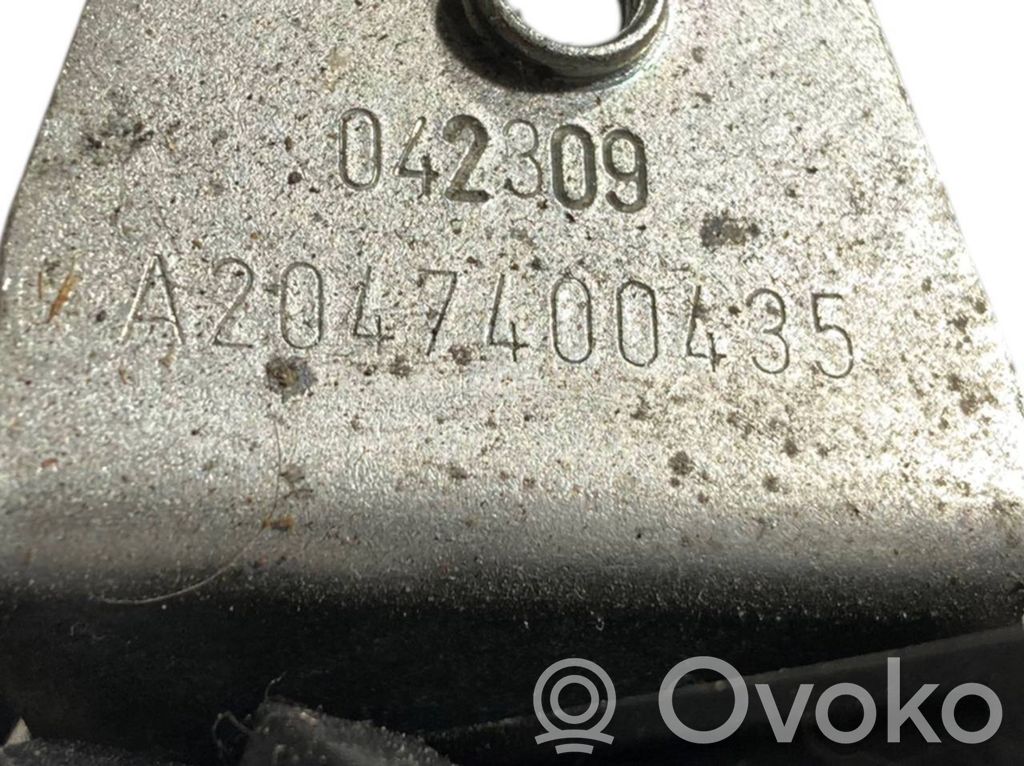 Aizmugurējā pārsega slēdzene