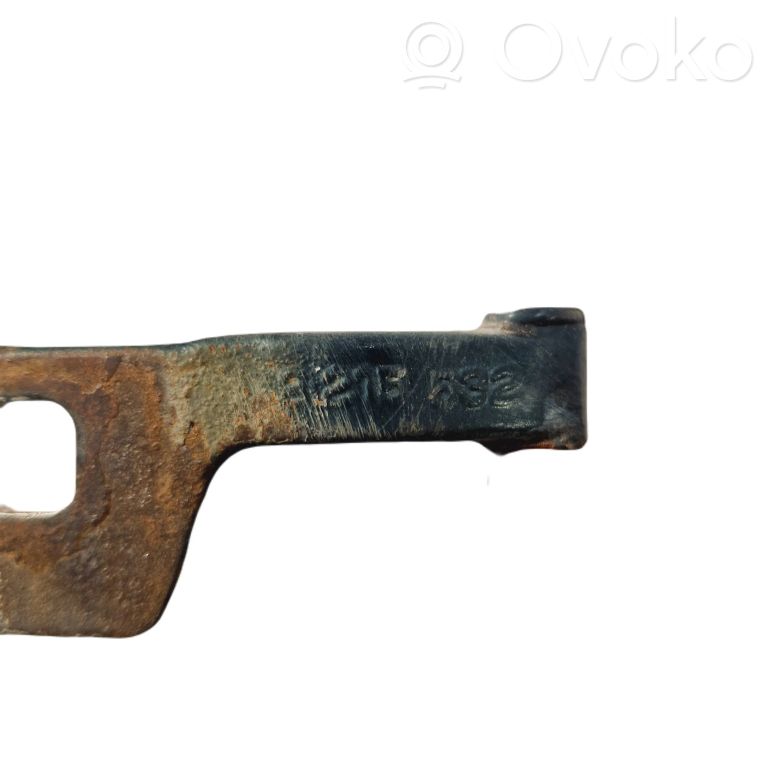 Aizmugurējā pārsega eņģe (-ess)