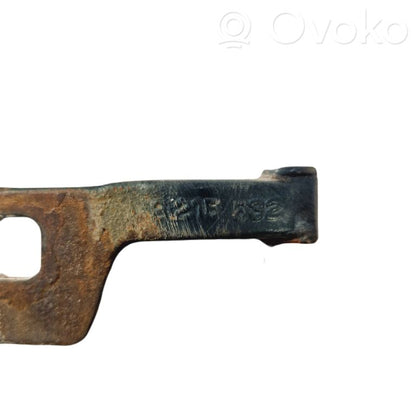 Aizmugurējā pārsega eņģe (-ess)