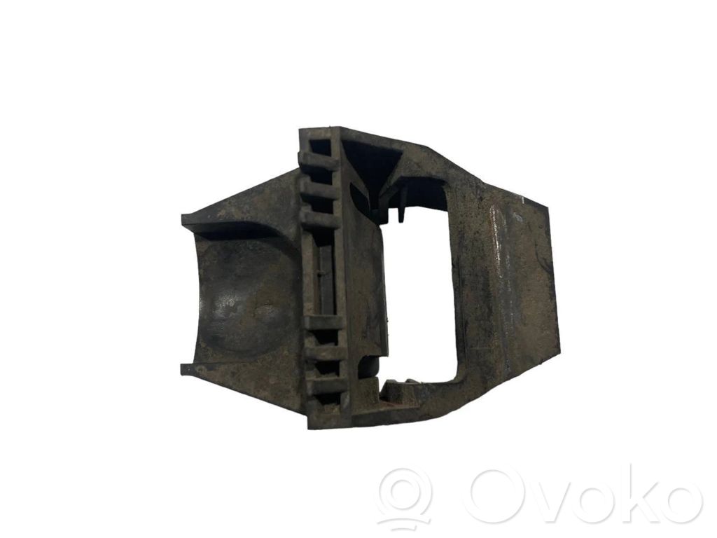Radiator(s) holder/bracket