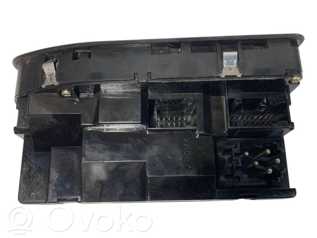 Переключатель стеклоподъемника