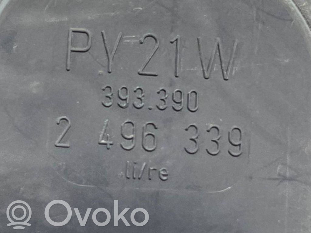 Aizmugurējais lukturis virsbūvē