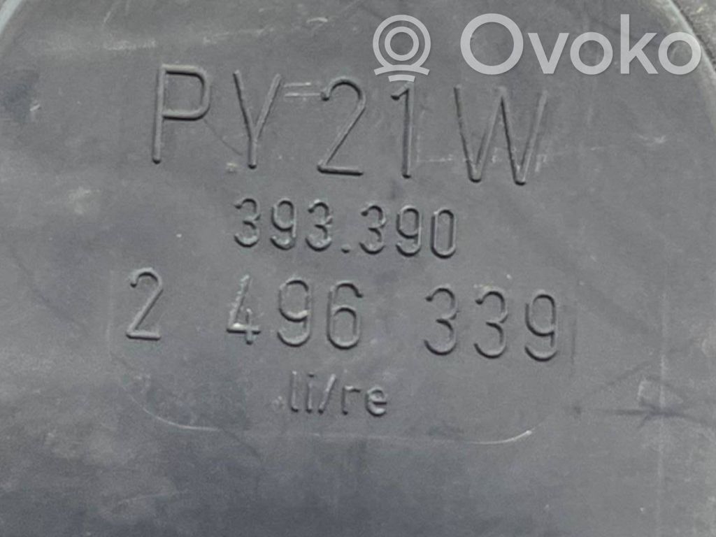 Aizmugurējais lukturis virsbūvē