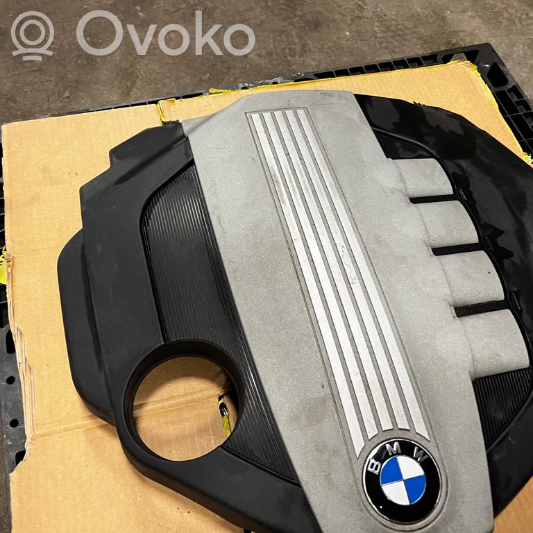 Dzinēja pārsegs (dekoratīva apdare)