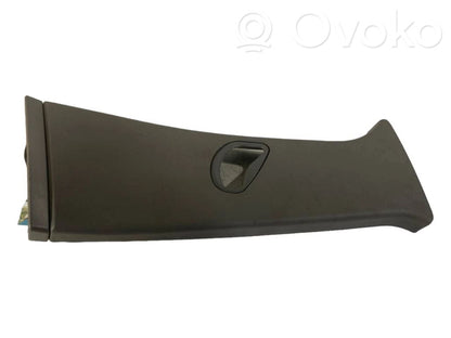 (B) statņa dekoratīvā apdare (augšdaļa)